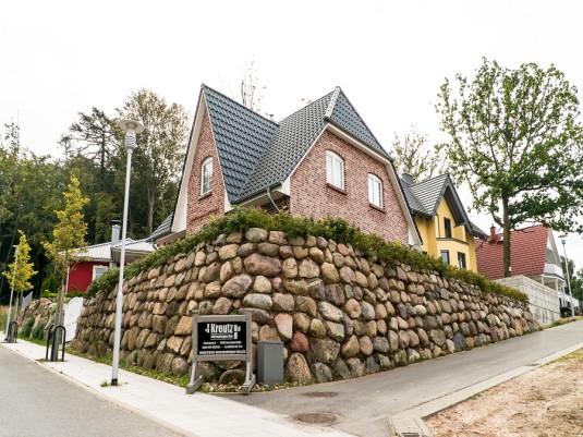 Steinmauern Außenanlagen Bau Kreutz Insel Rügen BV Sellin